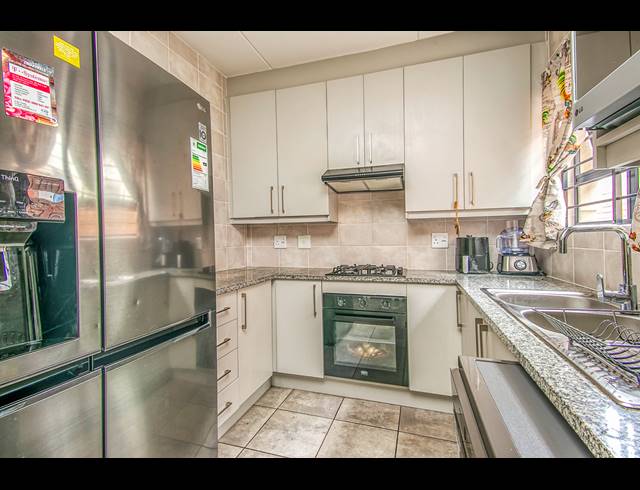 3 BEDROOM TOWNHOUSE TO LET IN BROMHOF